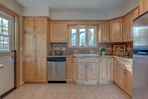 438 Foote Road Glastonbury CT 06073