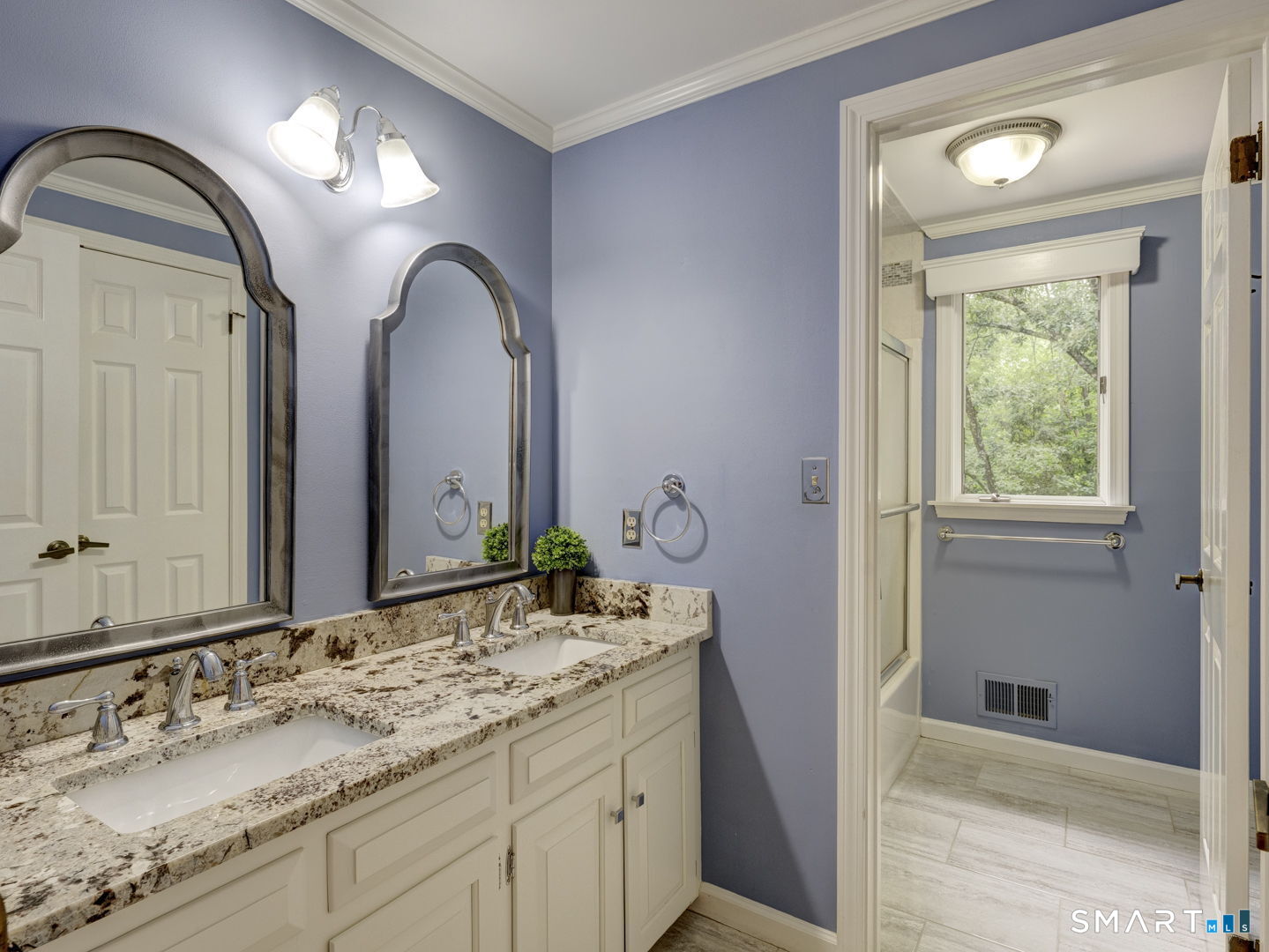 25 Country Lane Glastonbury CT 06073