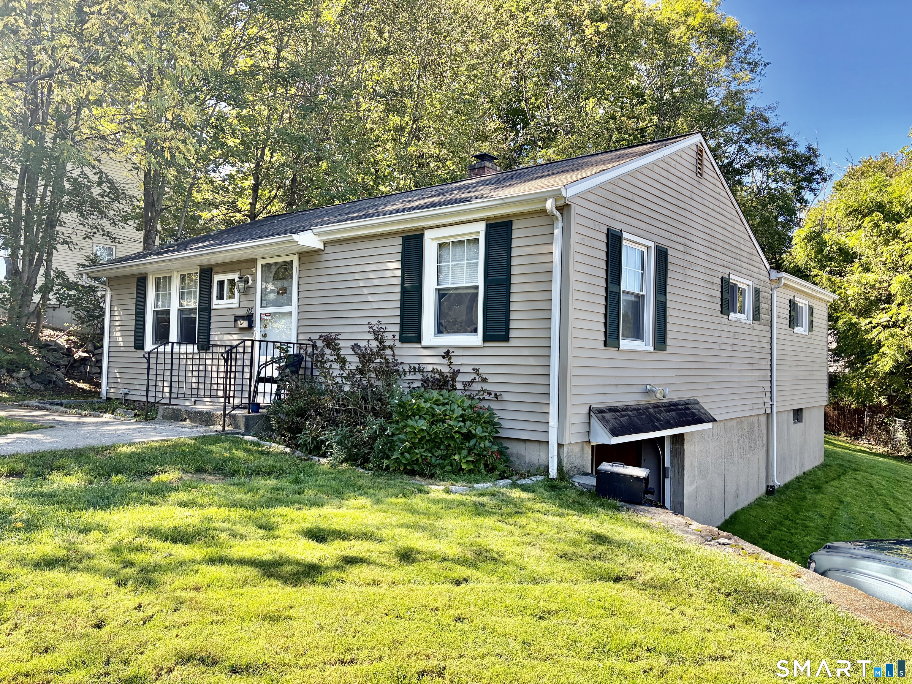115 Dracut Avenue Waterbury CT 06704