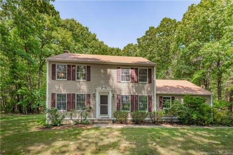8 Woodridge Circle Canton CT 06019