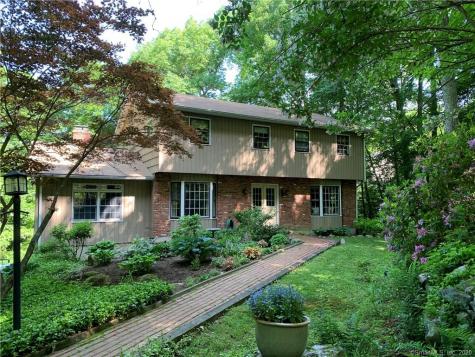 8 Peaceful Drive New Fairfield CT 06812
