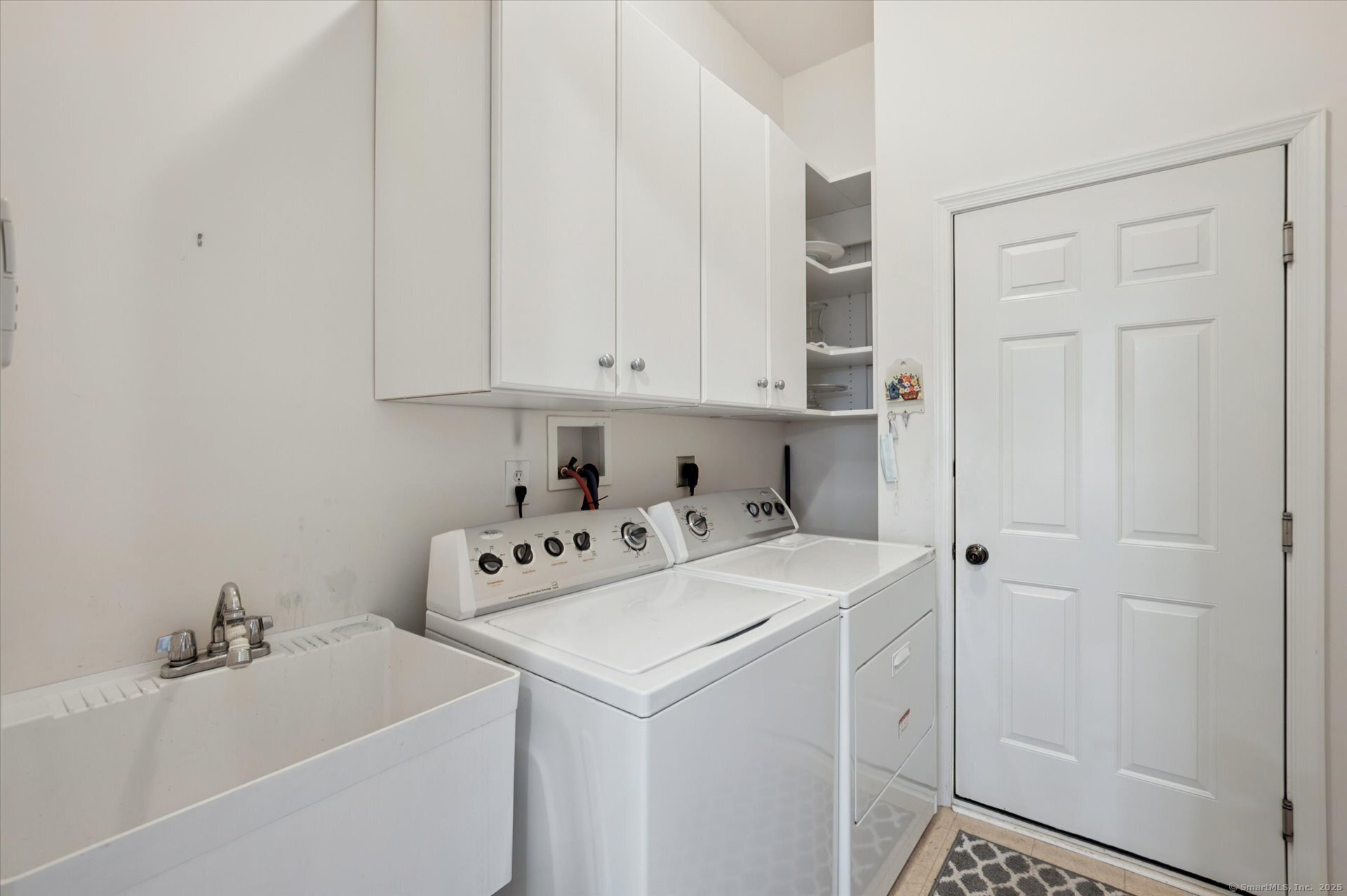 30 Vista Way Bloomfield CT 06002