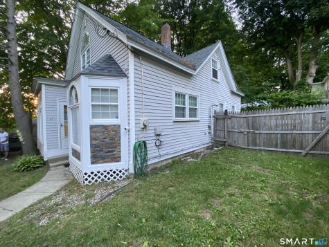 16 Franklin Street Putnam CT 06260