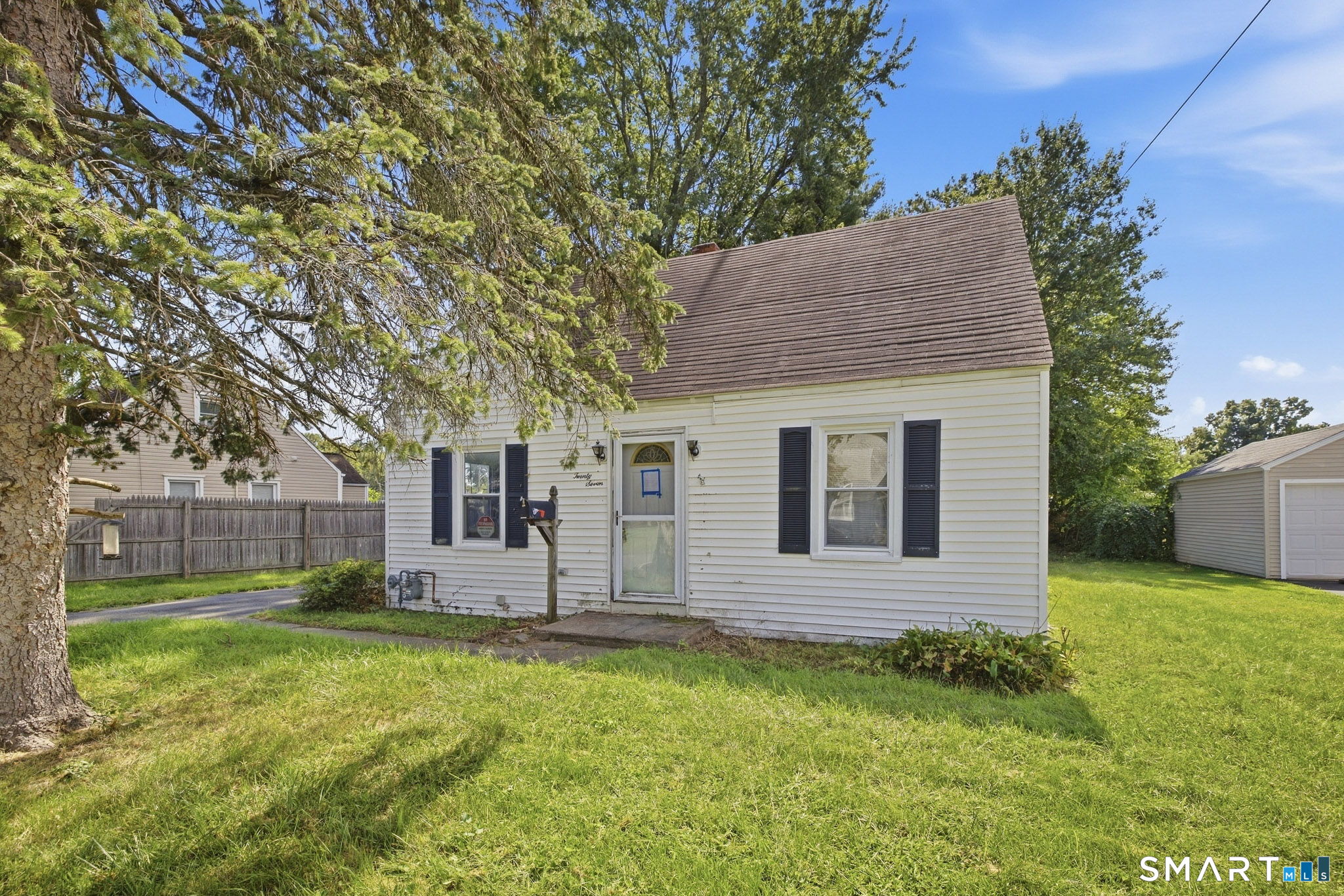 27 Hockanum Drive East Hartford CT 06118