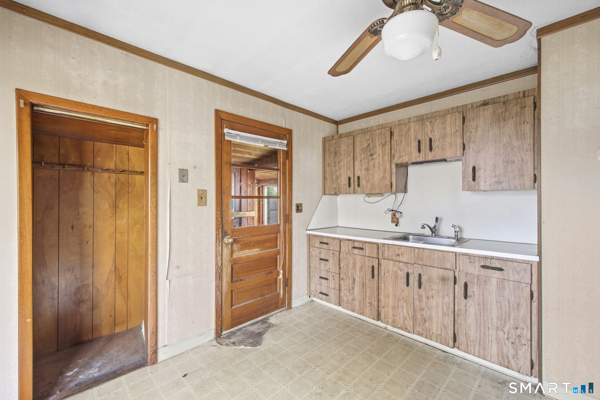 27 Hockanum Drive East Hartford CT 06118