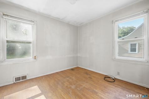 27 Hockanum Drive East Hartford CT 06118