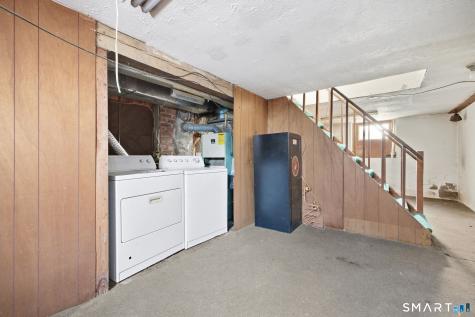 27 Hockanum Drive East Hartford CT 06118