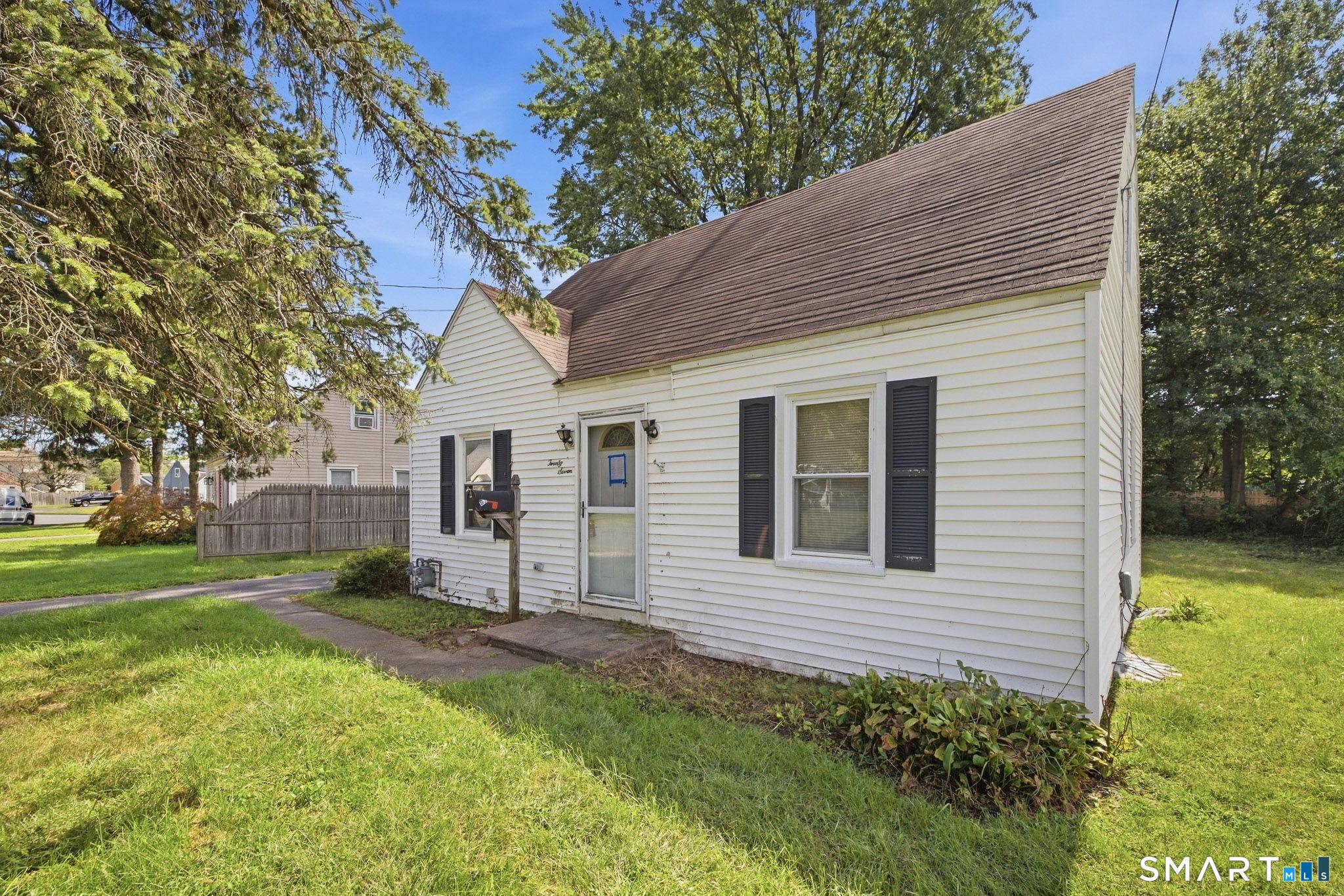 27 Hockanum Drive East Hartford CT 06118