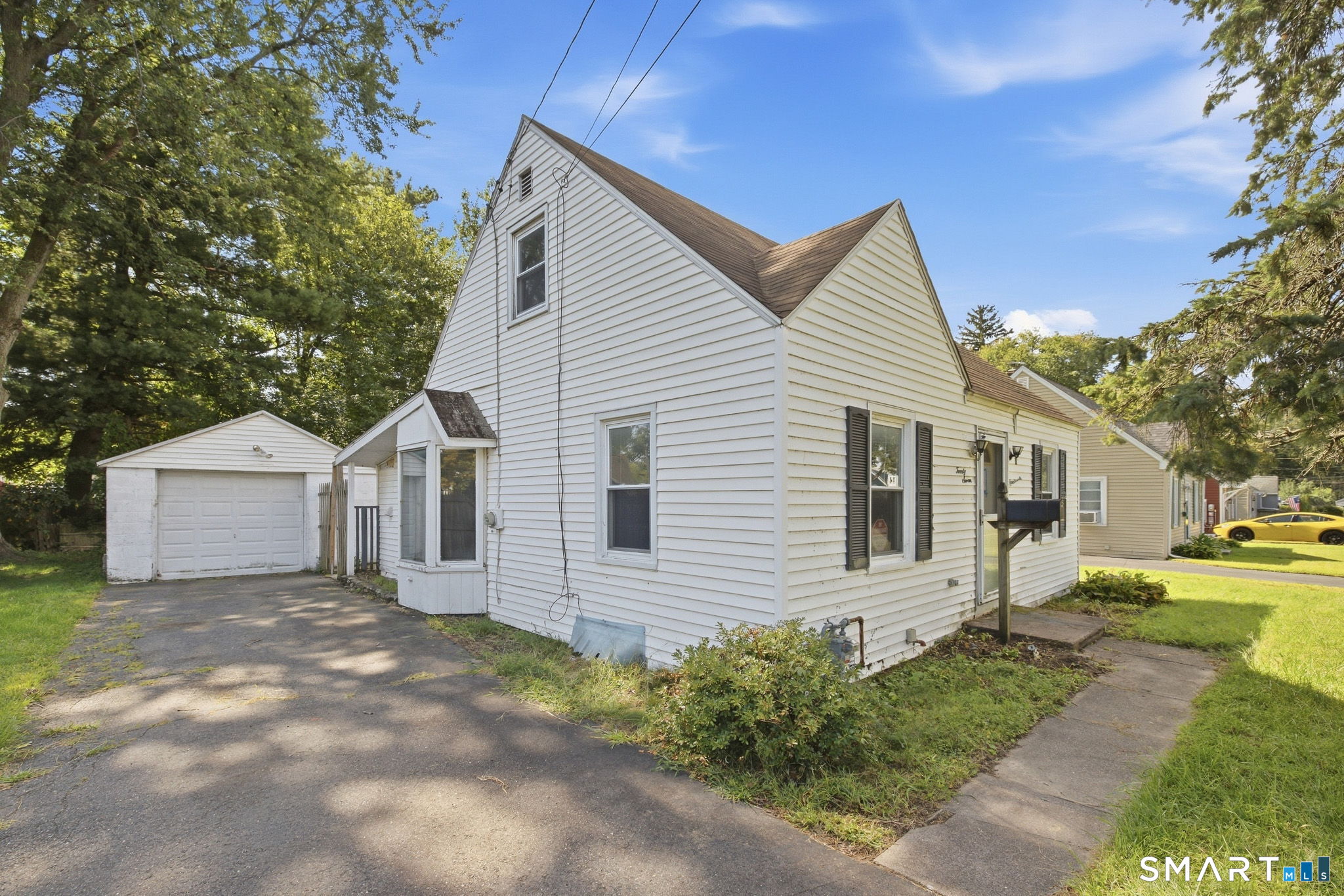 27 Hockanum Drive East Hartford CT 06118