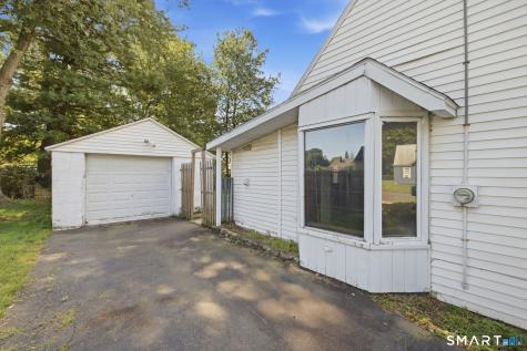 27 Hockanum Drive East Hartford CT 06118