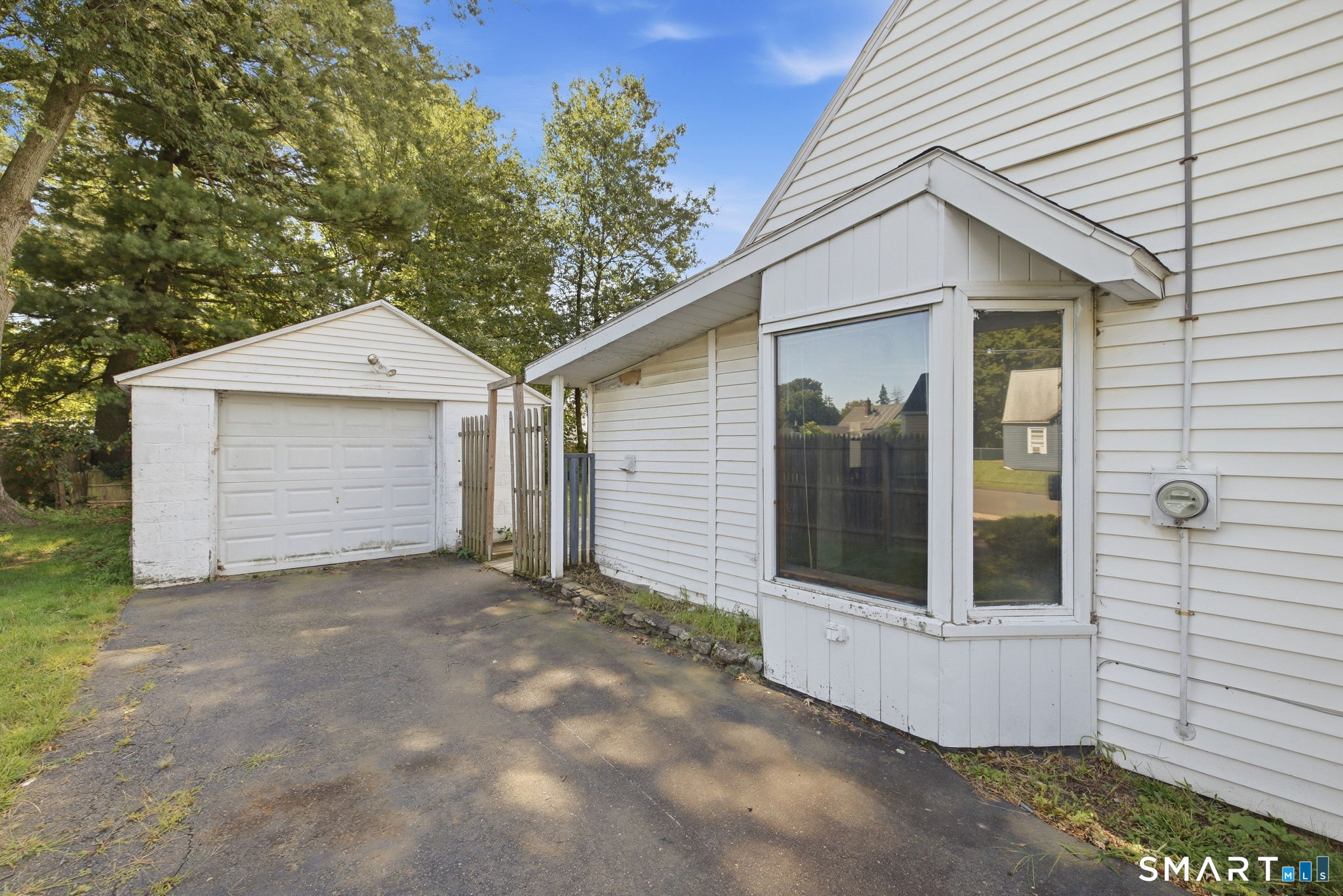 27 Hockanum Drive East Hartford CT 06118