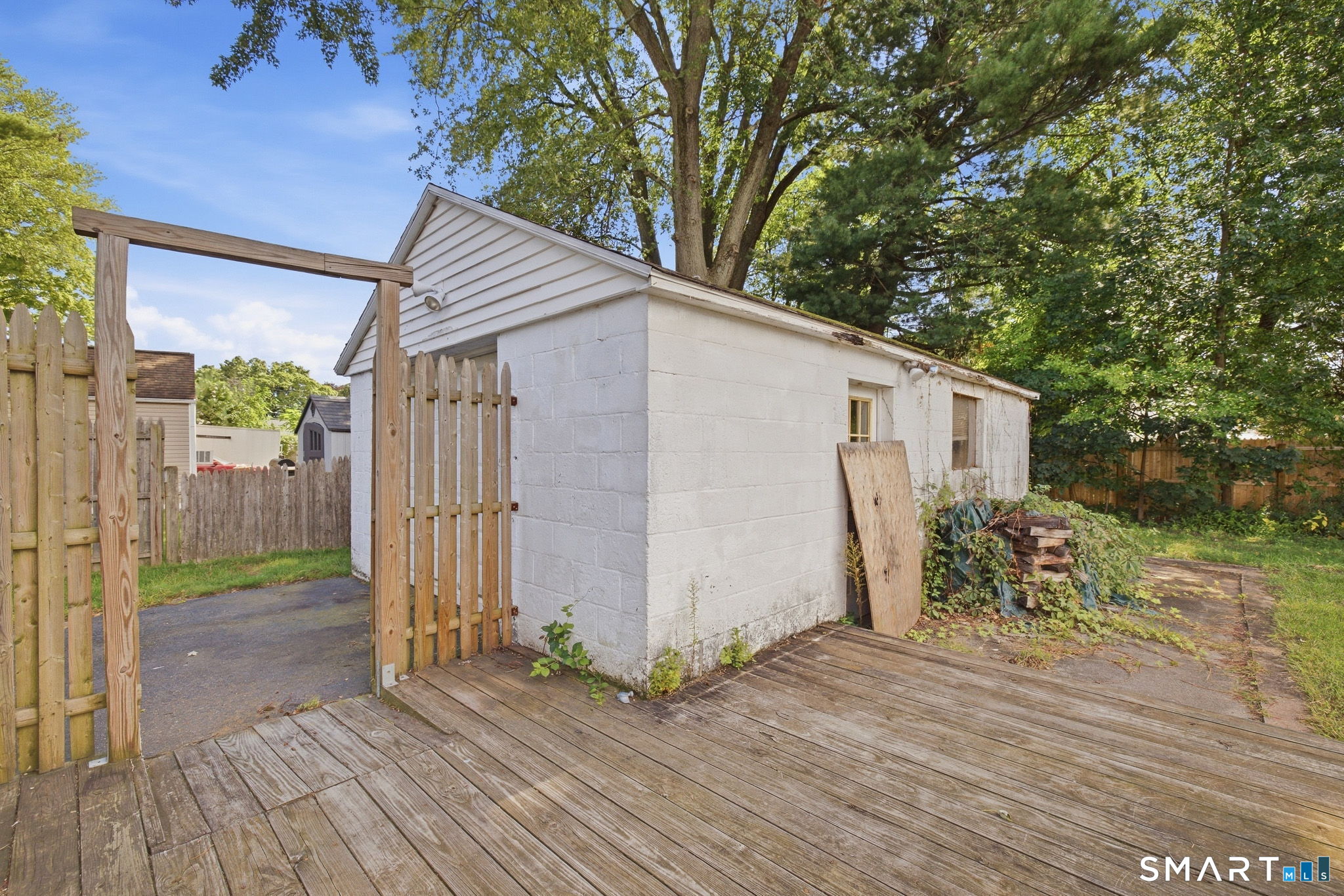 27 Hockanum Drive East Hartford CT 06118