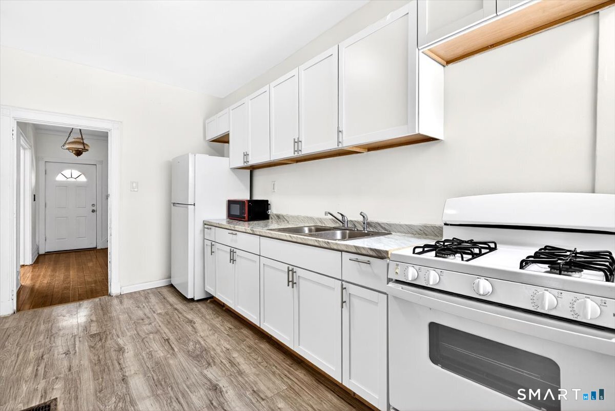 408 East Avenue Bridgeport CT 06610