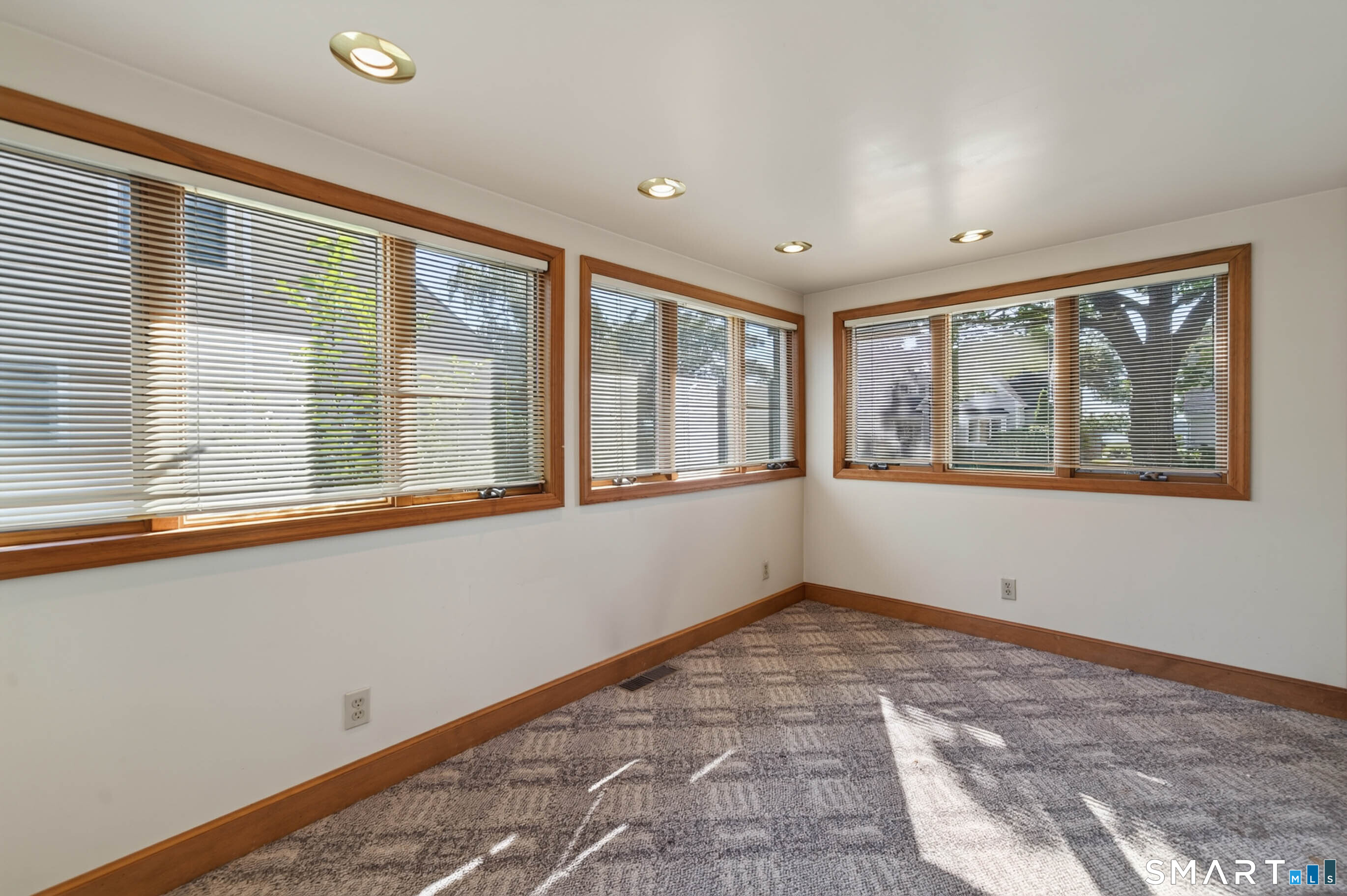 8 Sailors Lane Milford CT 06460