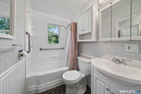 8 Sailors Lane Milford CT 06460