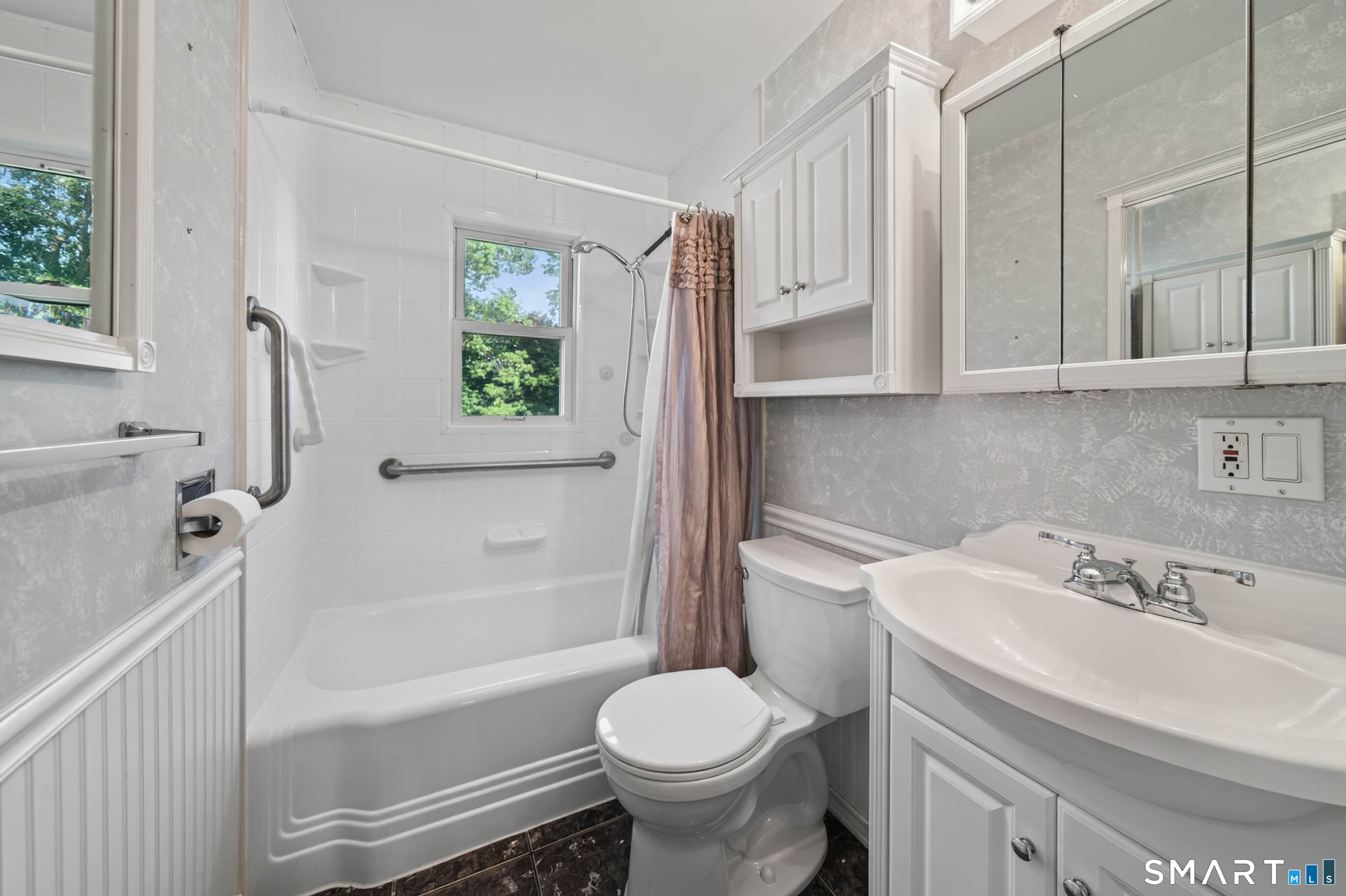 8 Sailors Lane Milford CT 06460