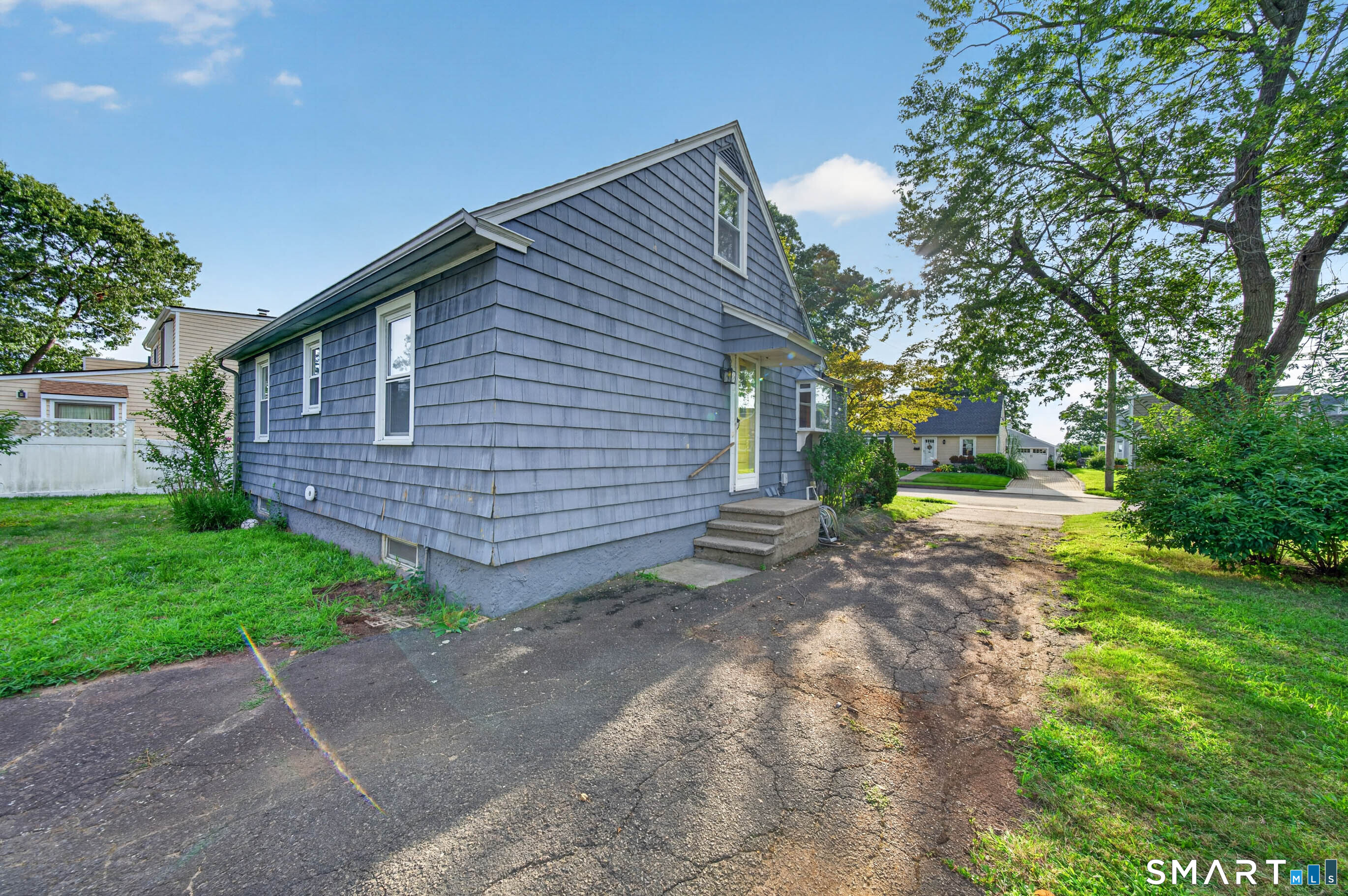8 Sailors Lane Milford CT 06460