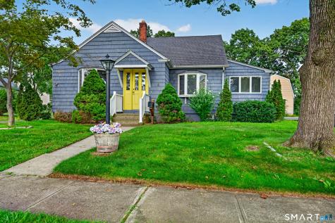 8 Sailors Lane Milford CT 06460