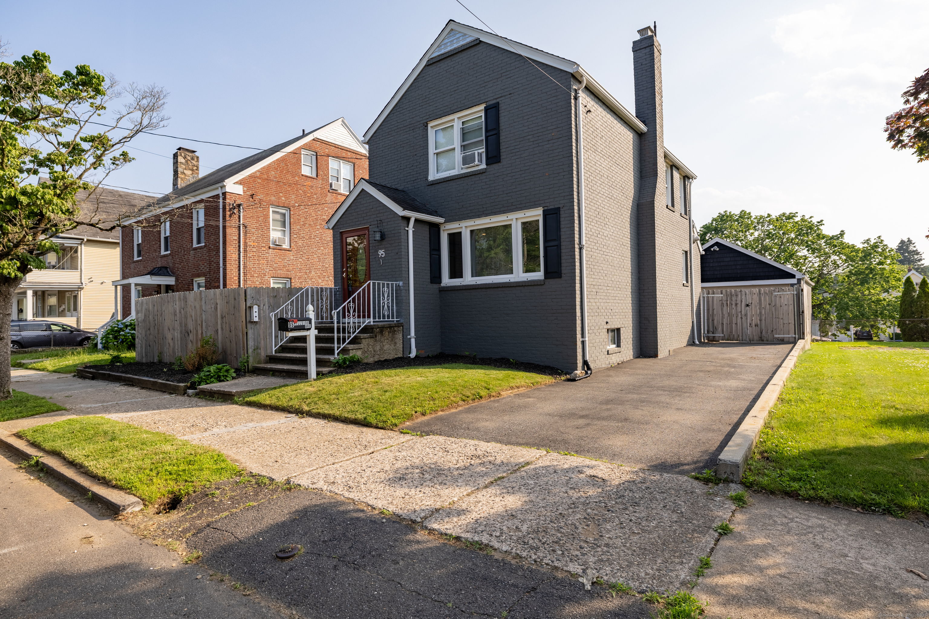 95 Hillside Avenue Bridgeport CT 06604