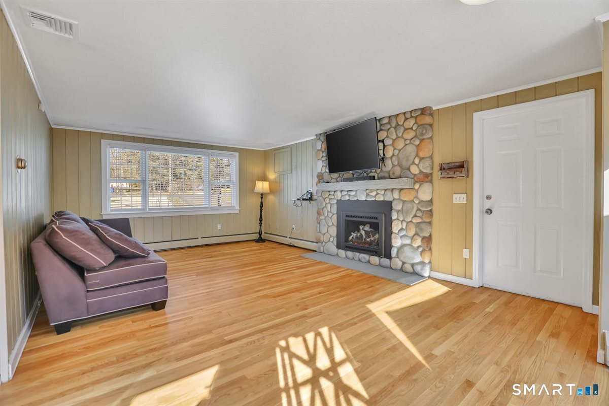 36 Clifdon Drive Simsbury CT 06070