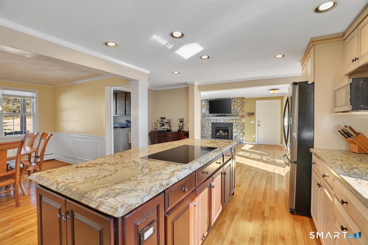 36 Clifdon Drive Simsbury CT 06070