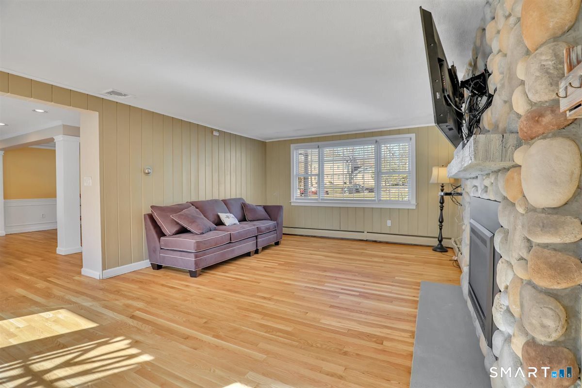 36 Clifdon Drive Simsbury CT 06070
