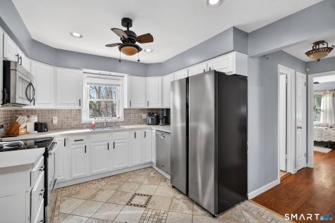 563 Lakeside Drive Bridgeport CT 06606