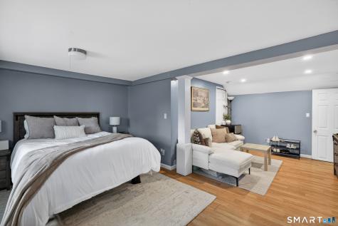 563 Lakeside Drive Bridgeport CT 06606