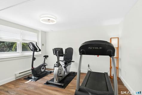 8 Stony Brook Road Brookfield CT 06804