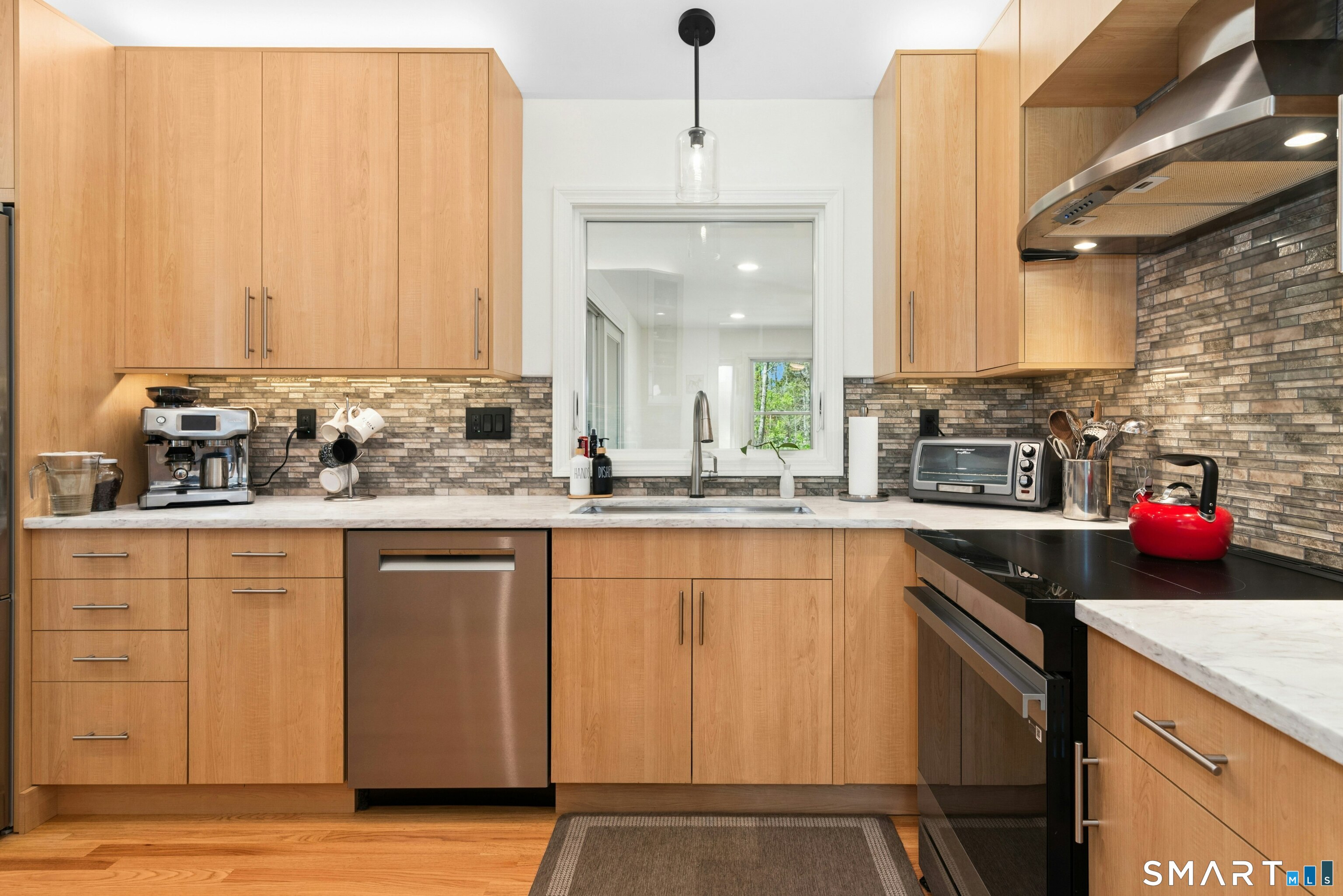 8 Stony Brook Road Brookfield CT 06804