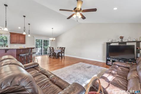 26-R Hoinski Way Ansonia CT 06401