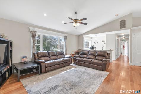 26-R Hoinski Way Ansonia CT 06401