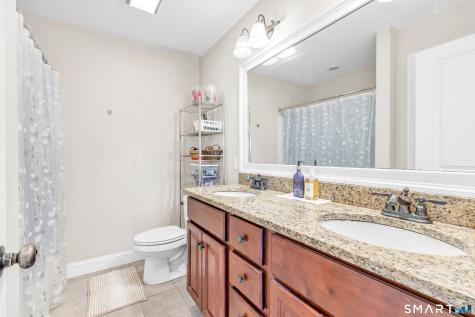 26-R Hoinski Way Ansonia CT 06401