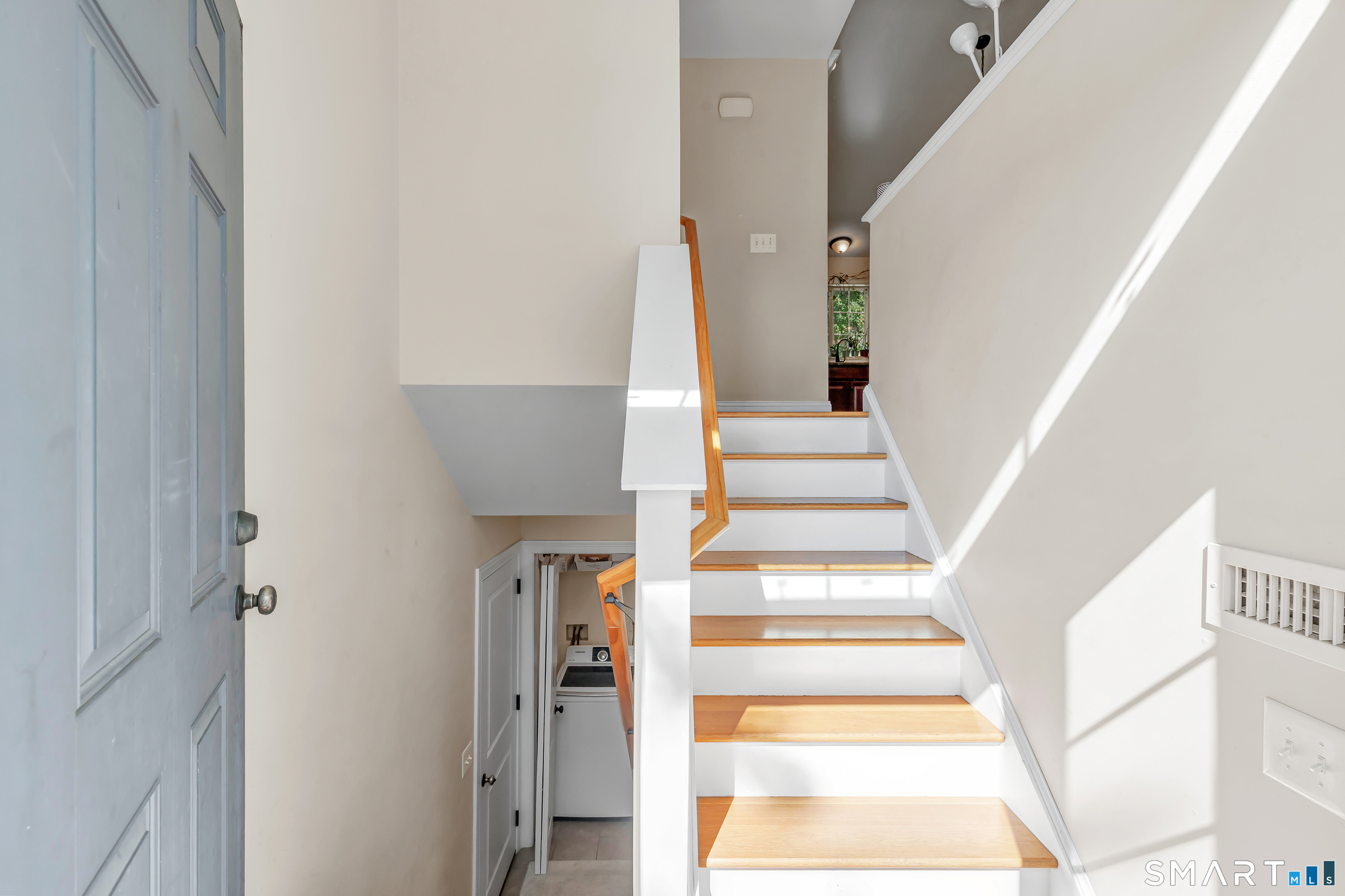 26-R Hoinski Way Ansonia CT 06401