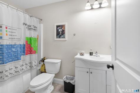 26-R Hoinski Way Ansonia CT 06401