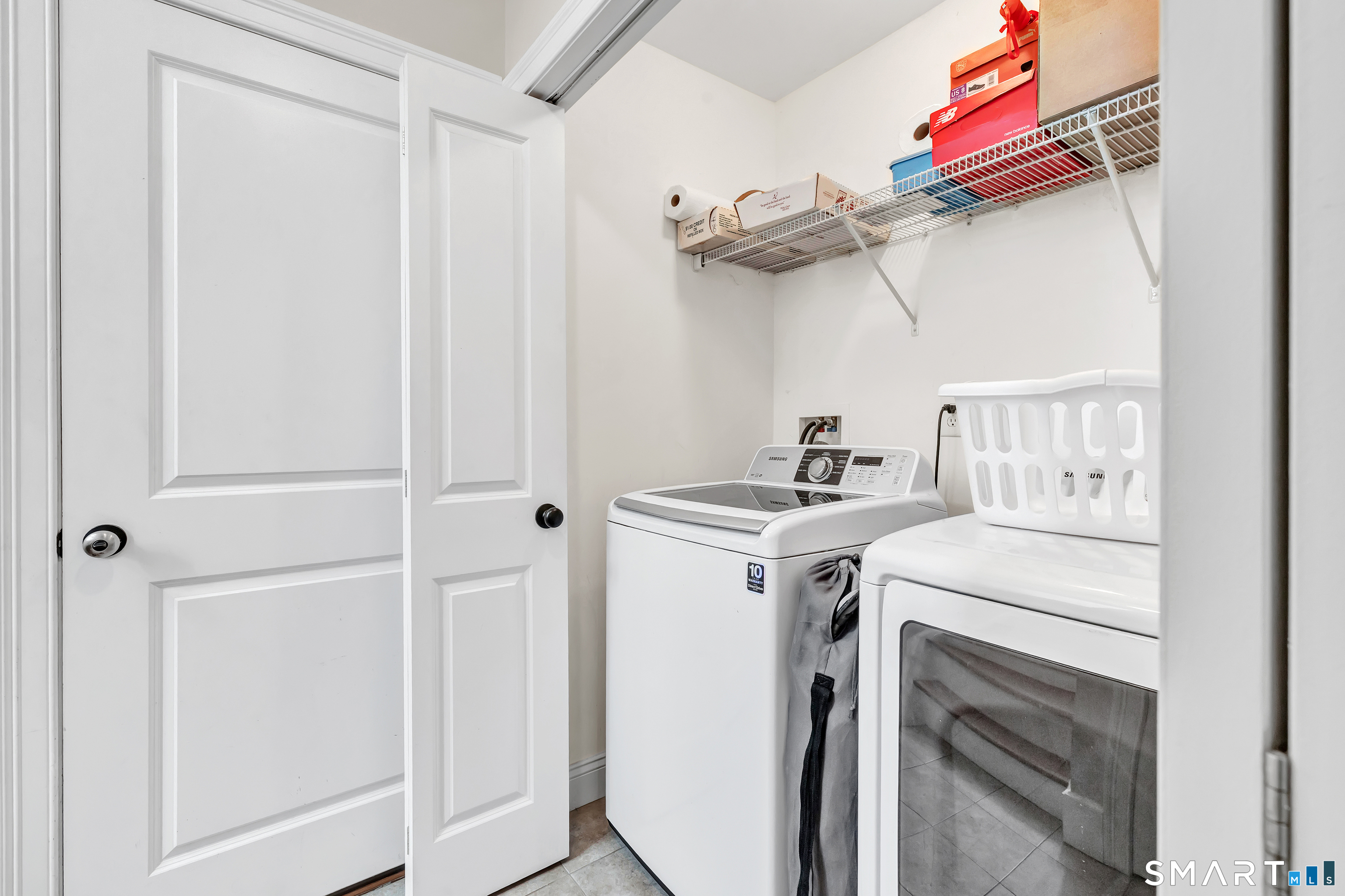 26-R Hoinski Way Ansonia CT 06401