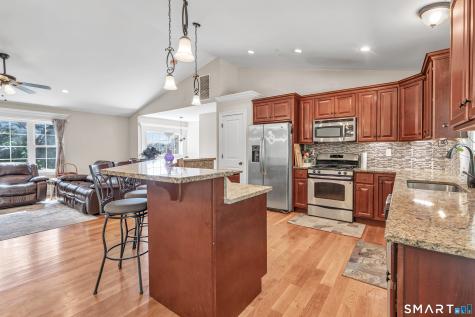 26-R Hoinski Way Ansonia CT 06401