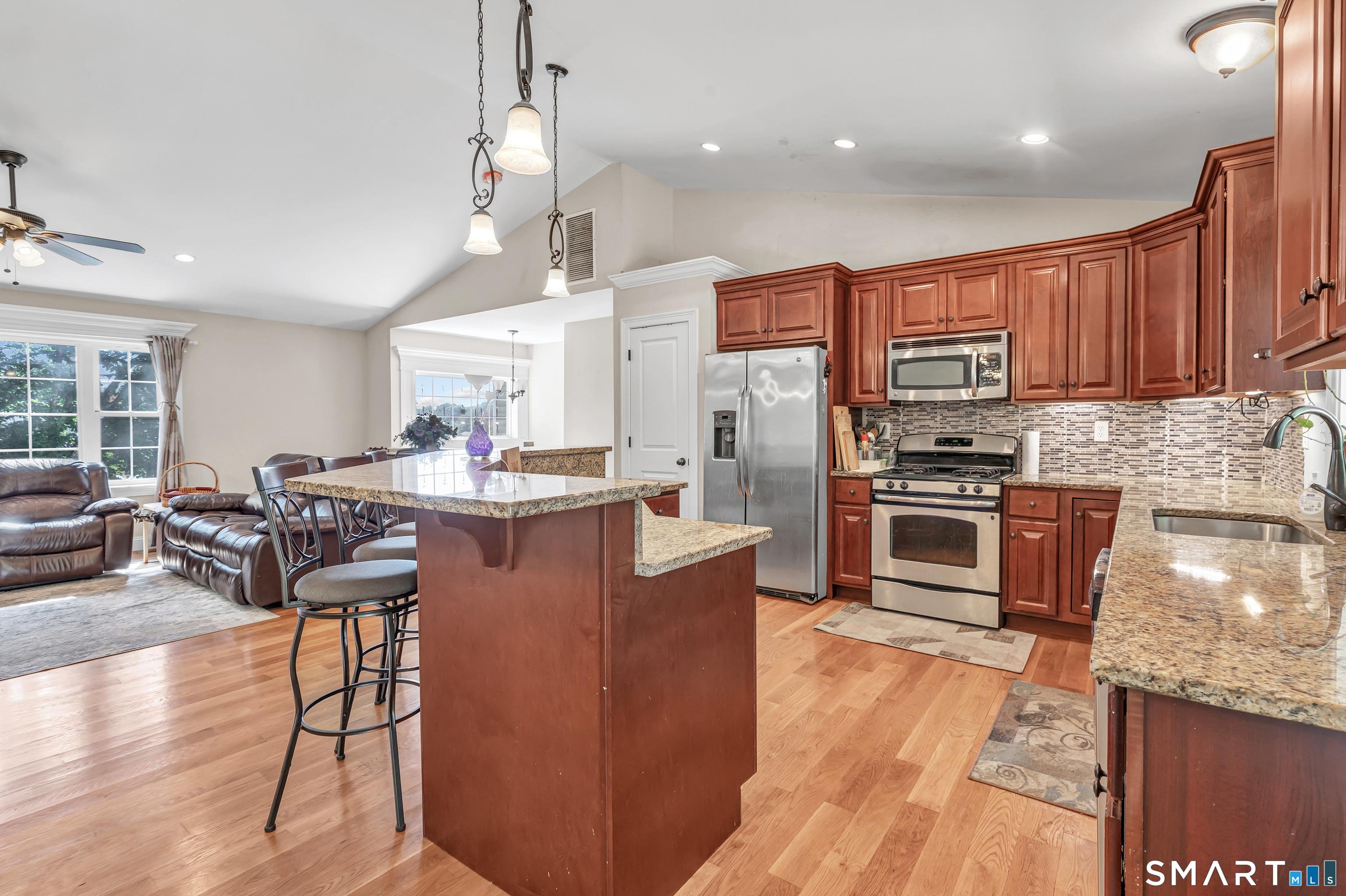 26-R Hoinski Way Ansonia CT 06401