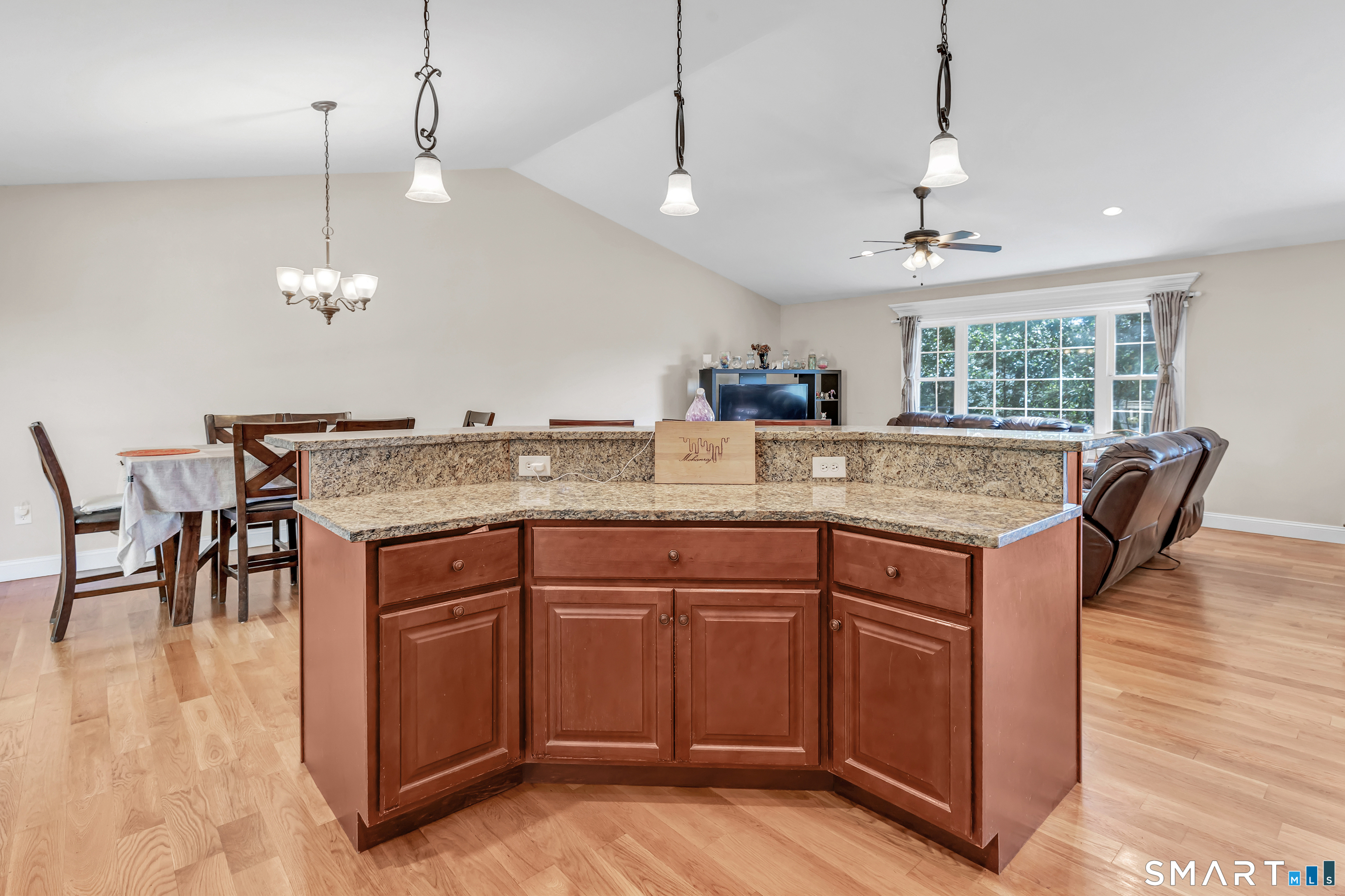 26-R Hoinski Way Ansonia CT 06401