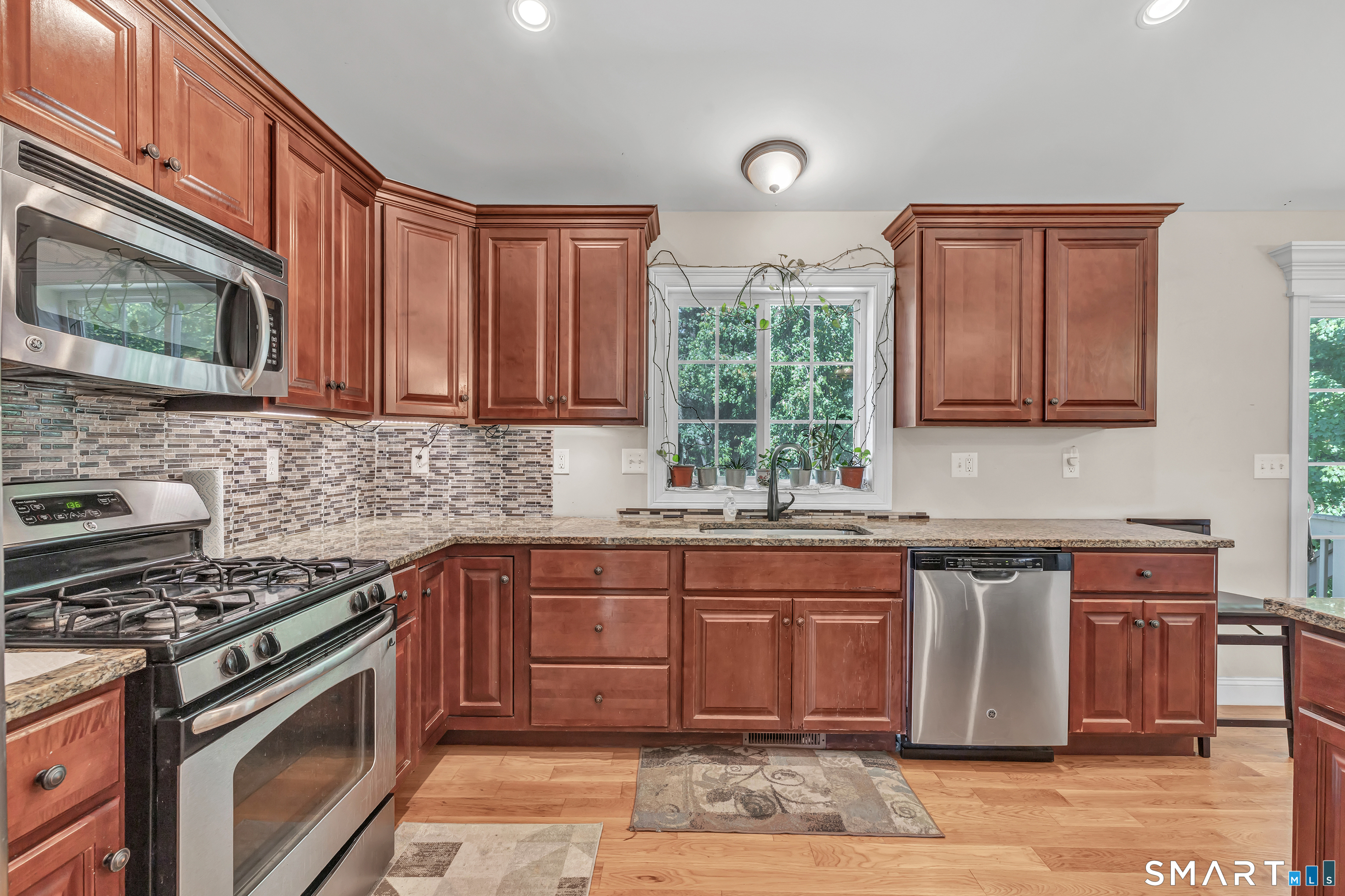 26-R Hoinski Way Ansonia CT 06401