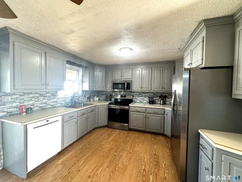 6 Evanoski Lane Plymouth CT 06782