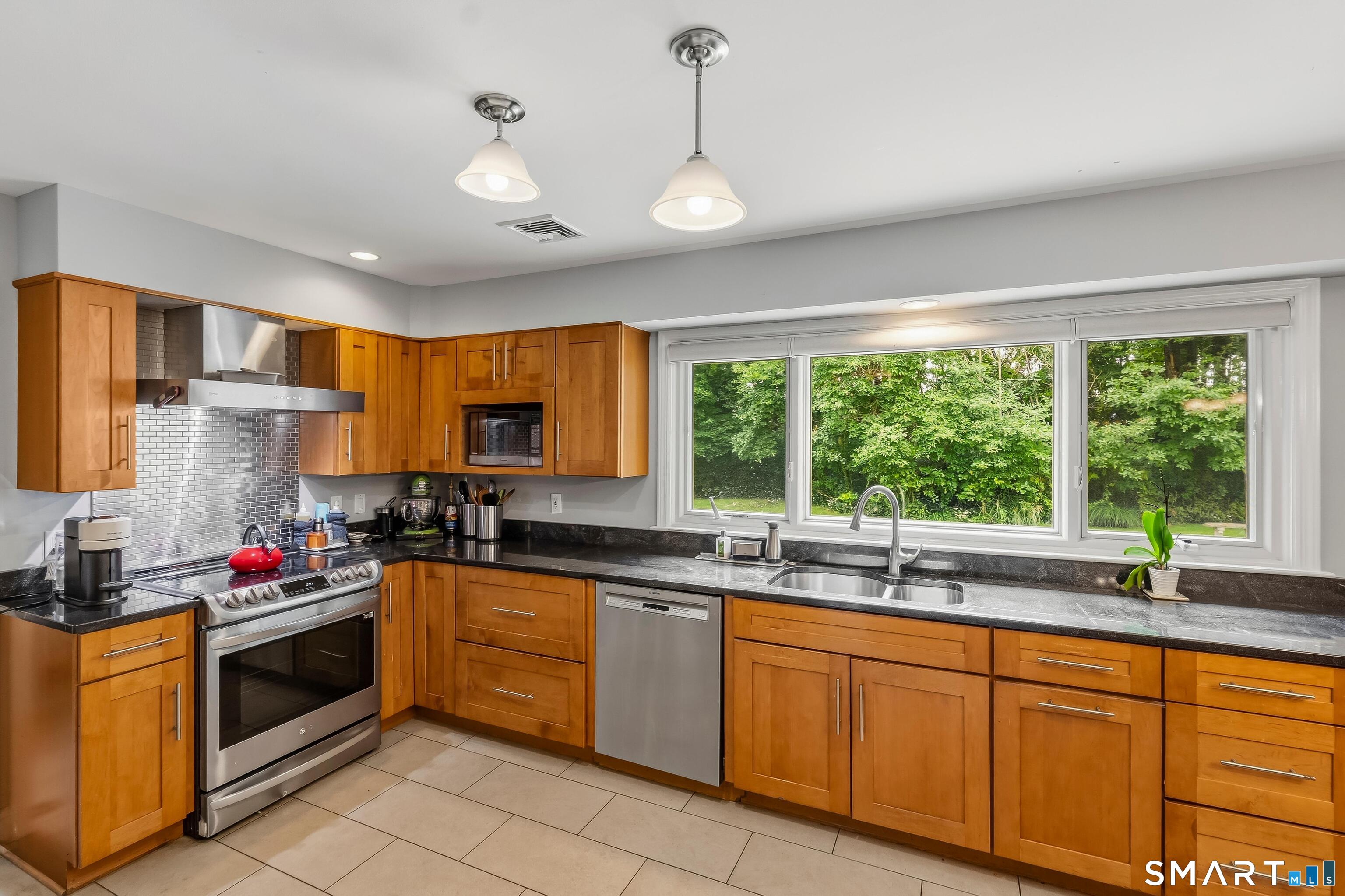 211 Old Farm Road Fairfield CT 06825