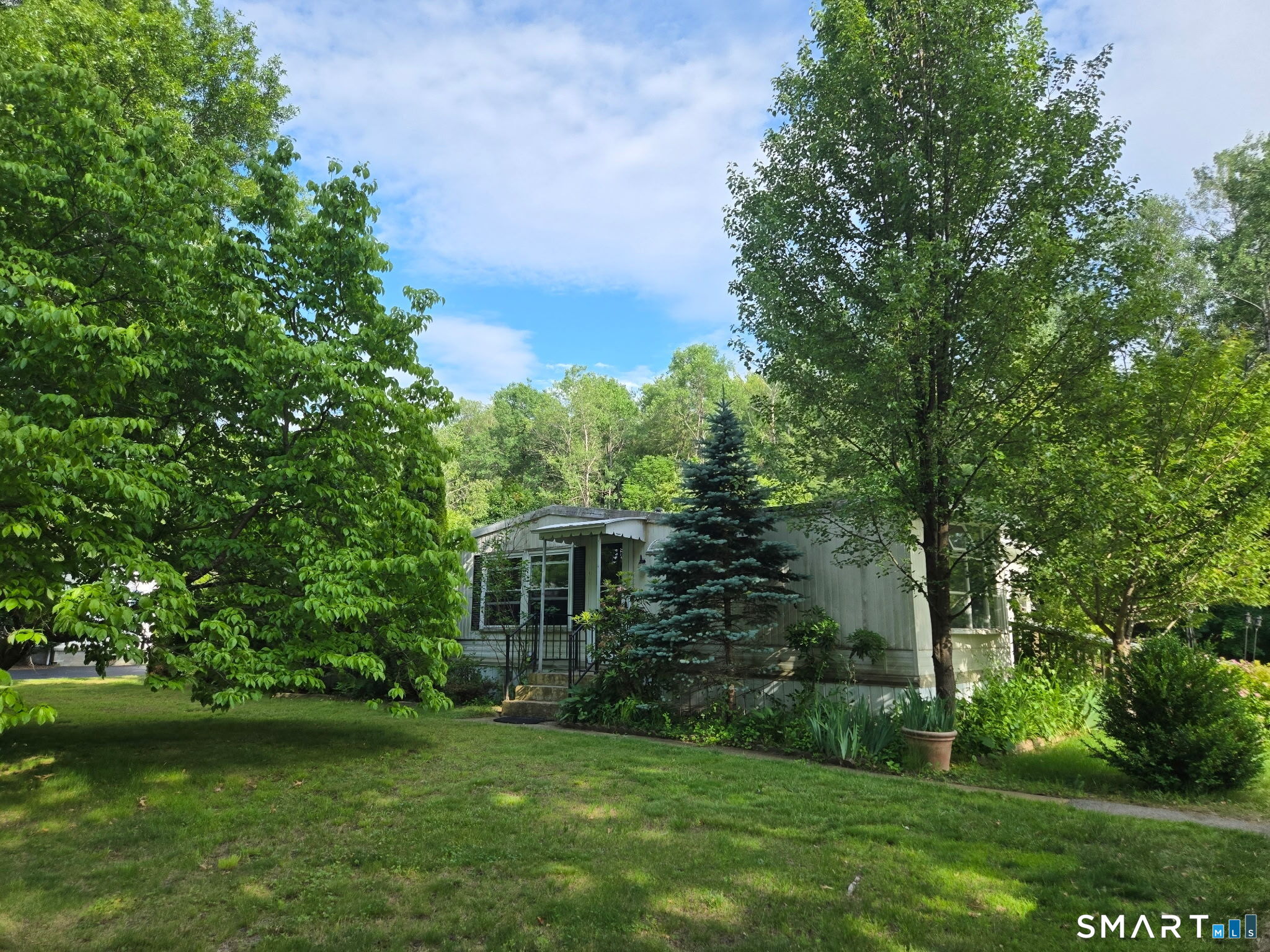 32 Breezy Lane Thompson CT 06262