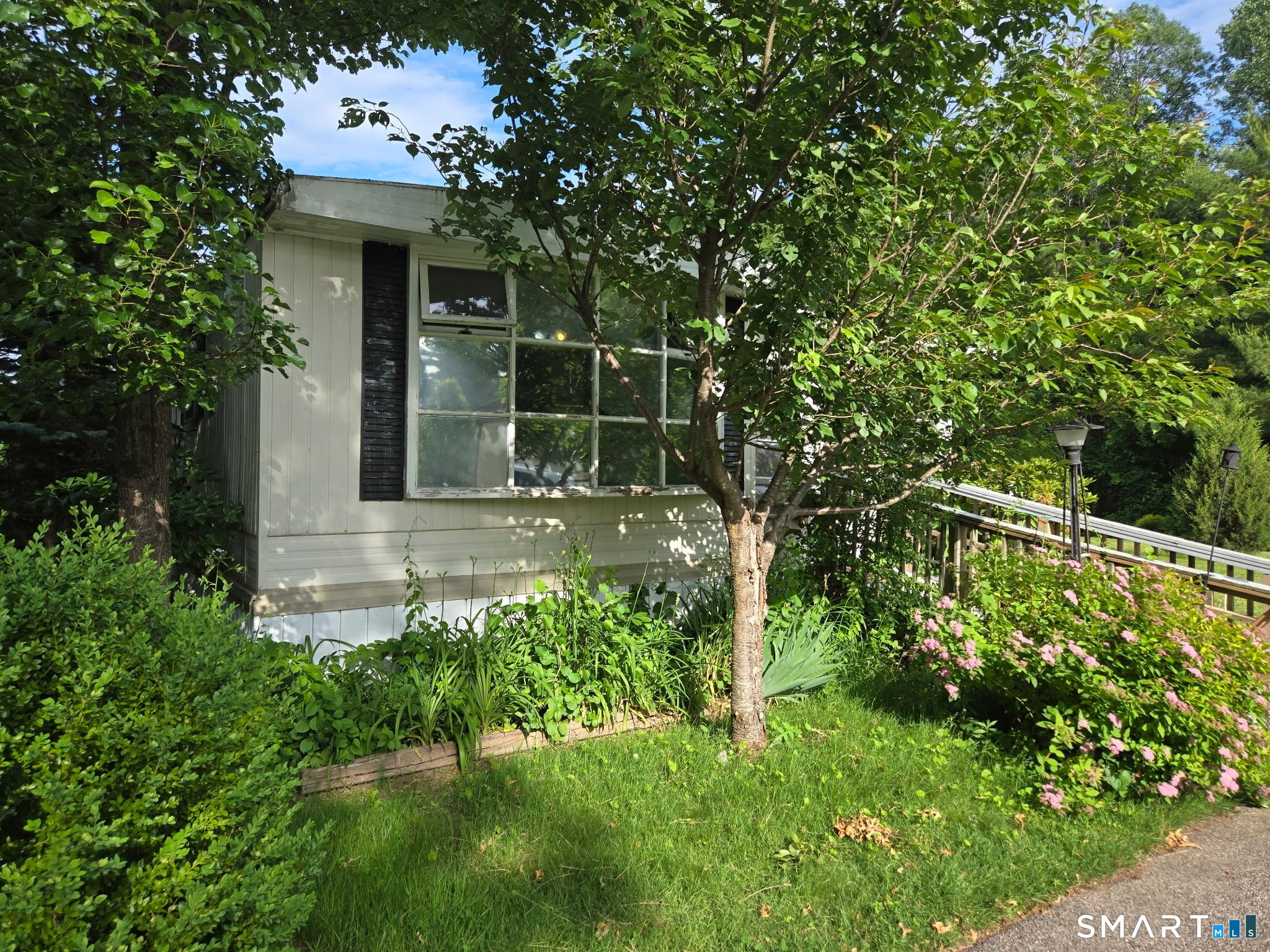 32 Breezy Lane Thompson CT 06262