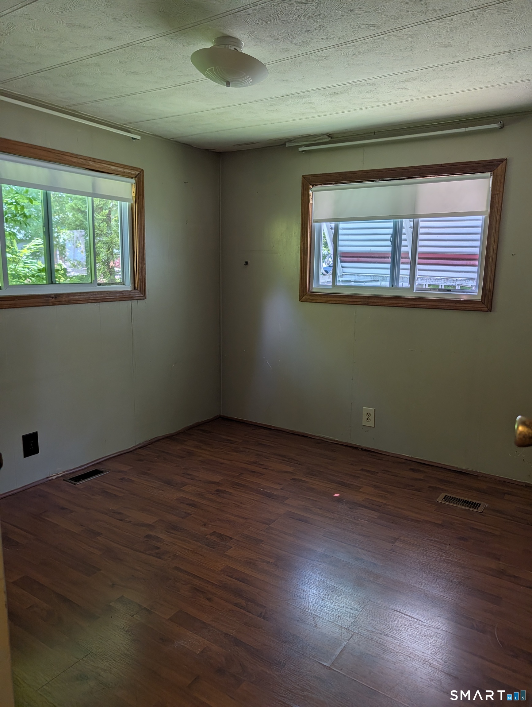32 Breezy Lane Thompson CT 06262