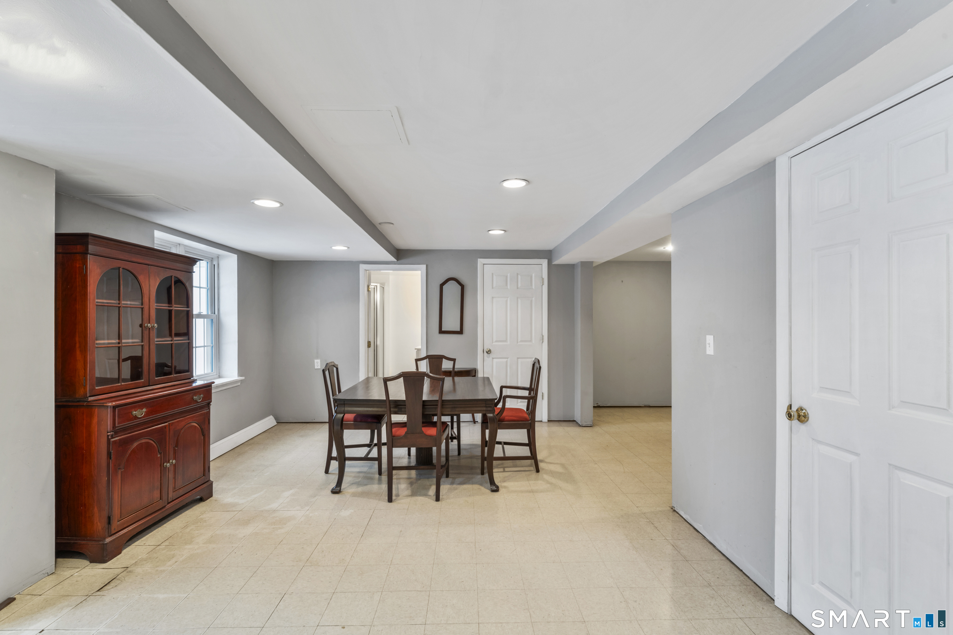 6 Crestwood Drive Newtown CT 06482