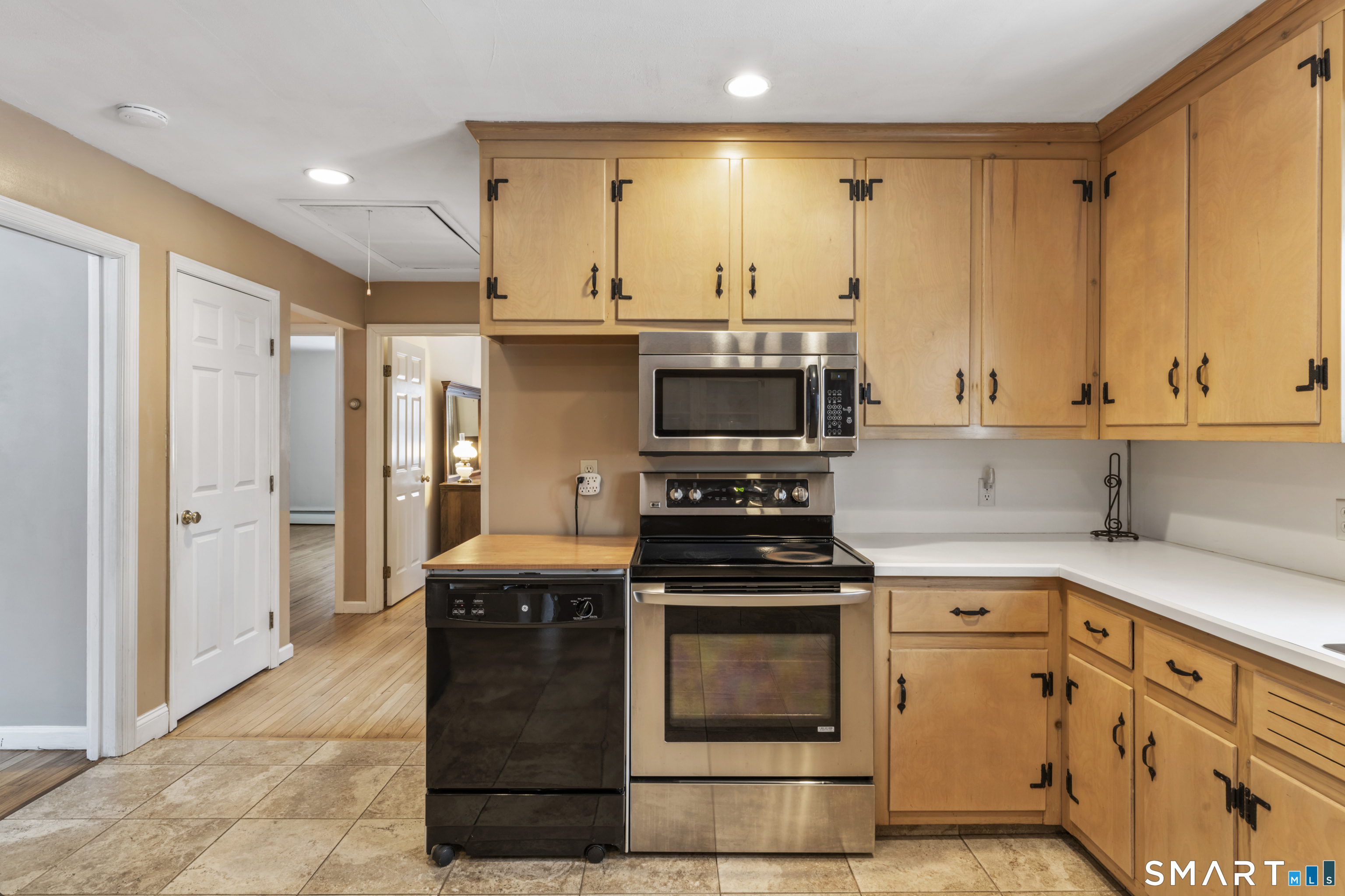 6 Crestwood Drive Newtown CT 06482