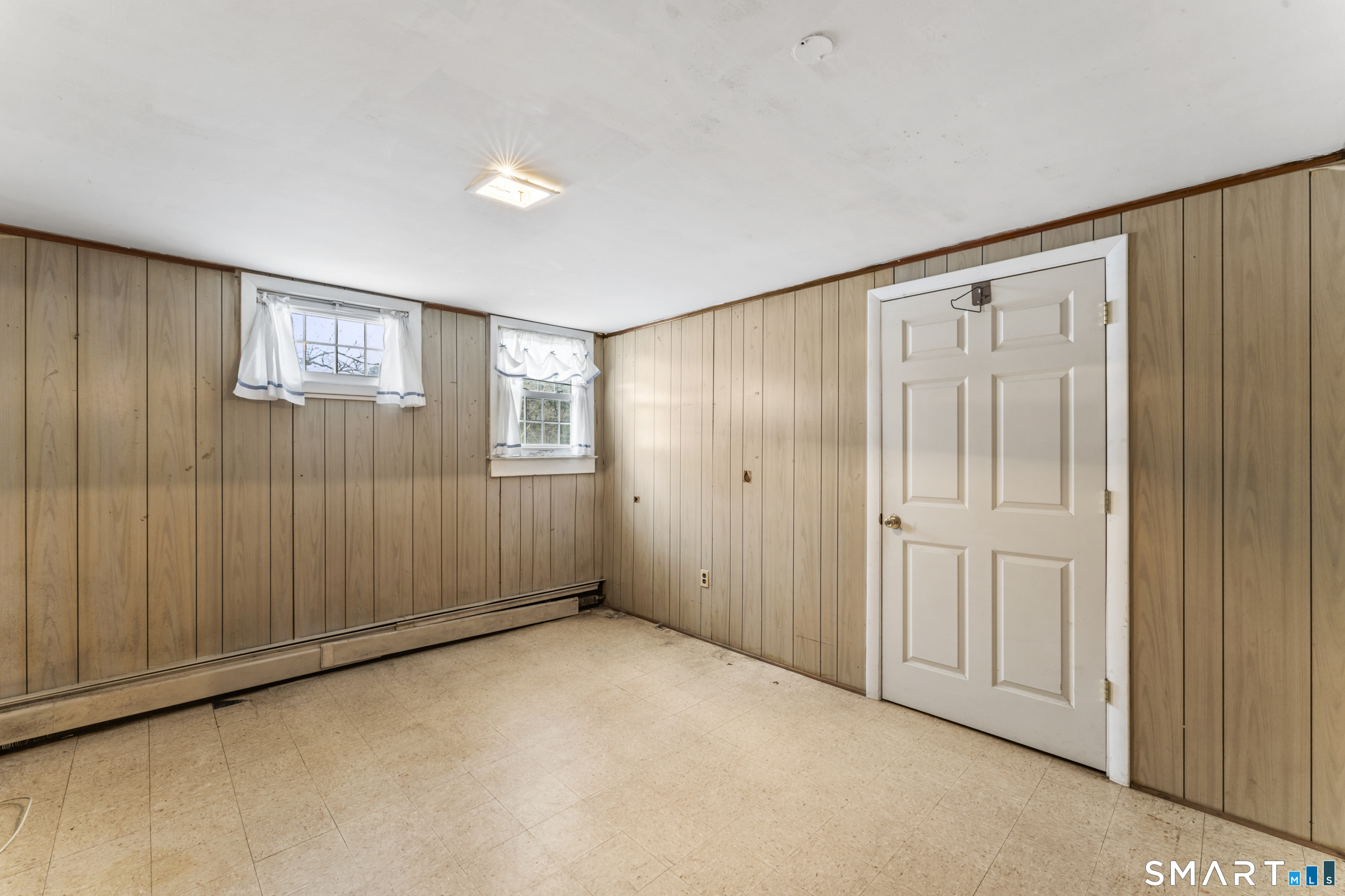 6 Crestwood Drive Newtown CT 06482