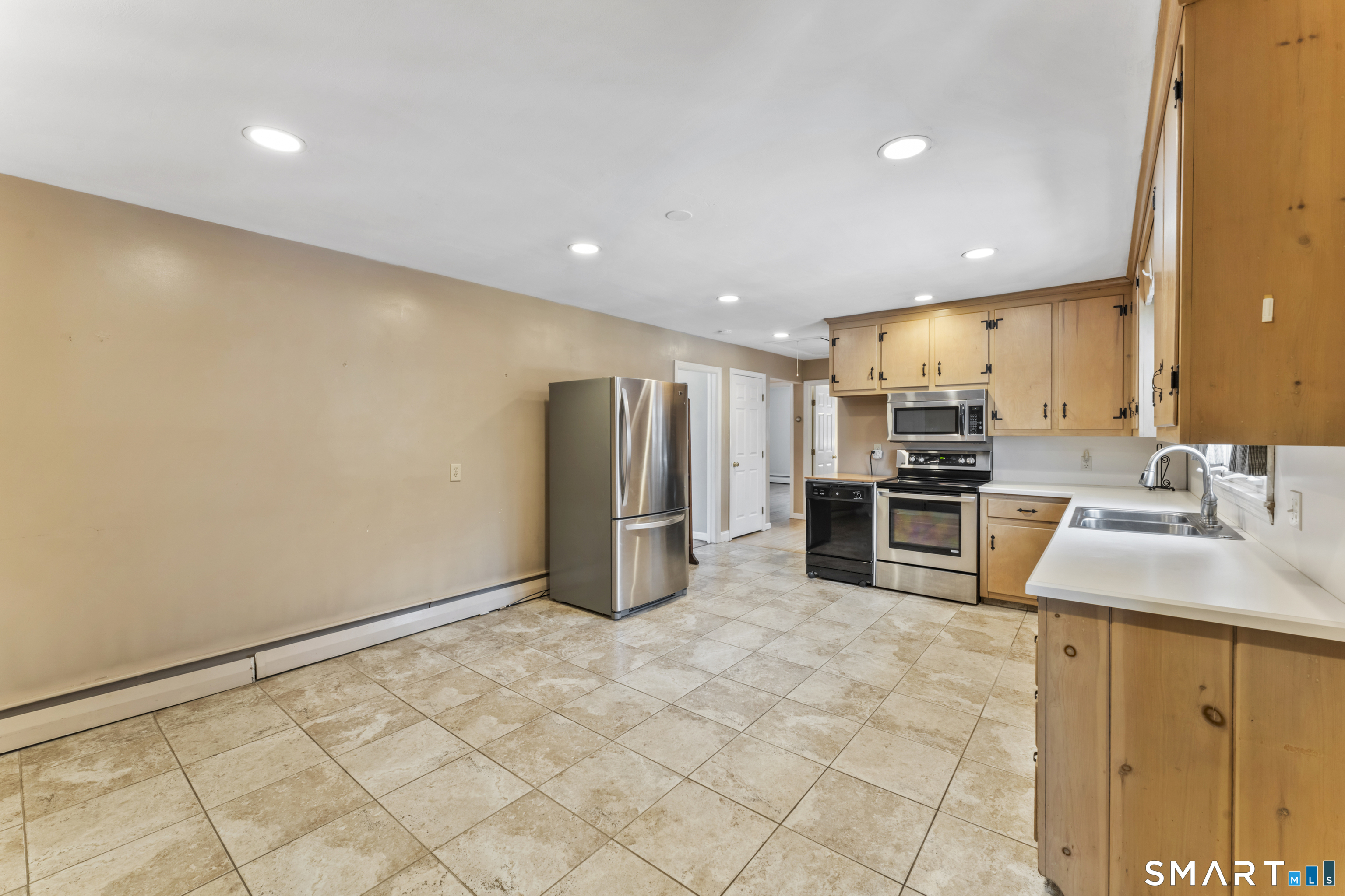 6 Crestwood Drive Newtown CT 06482
