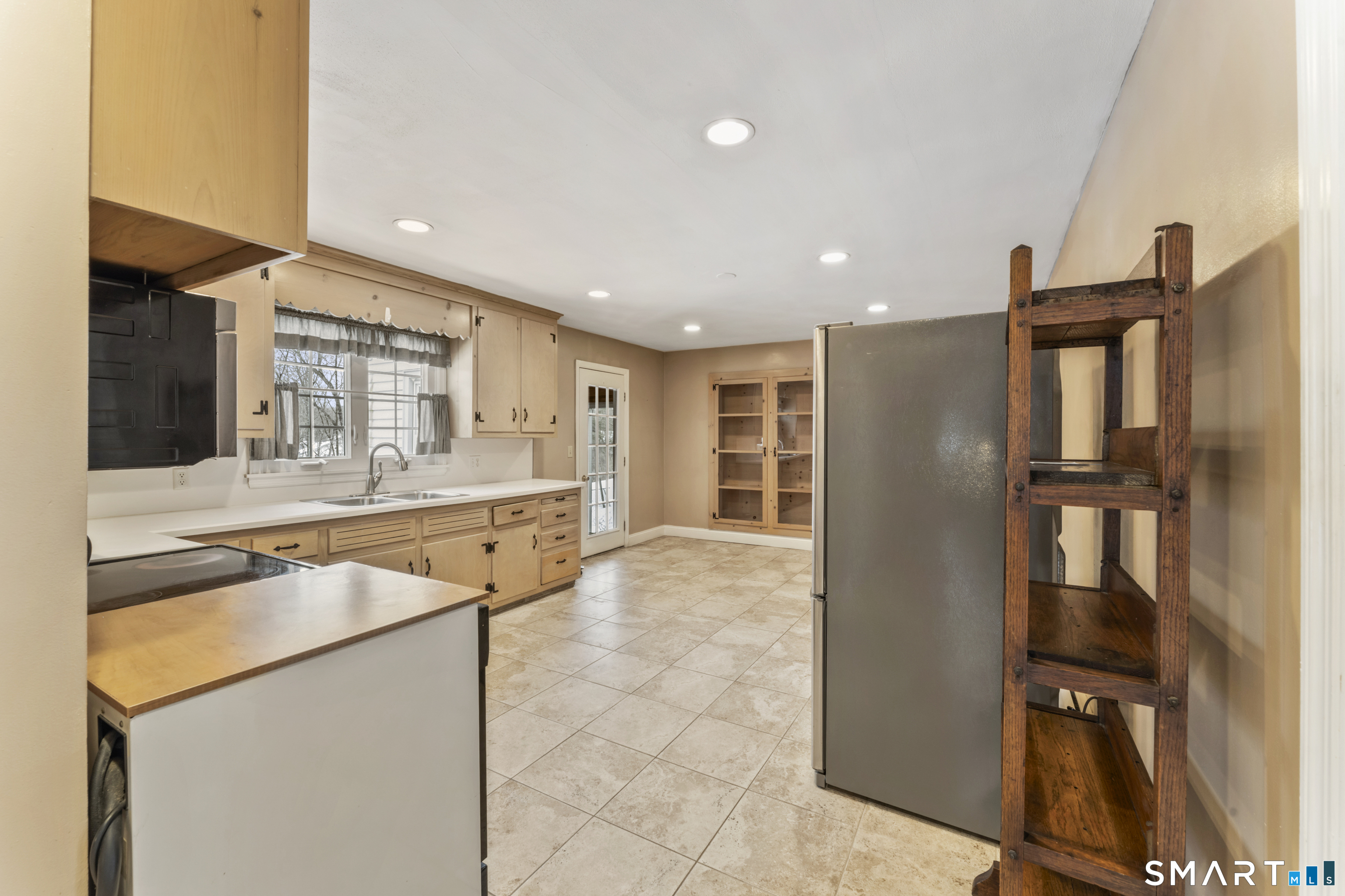 6 Crestwood Drive Newtown CT 06482